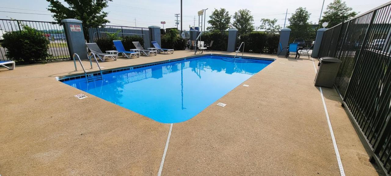 Baymont By Wyndham Lavergne La Vergne Exterior photo